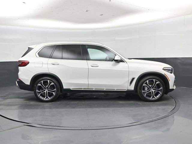 Used 2020 BMW X5 sDrive40i w/ Premium Package RWD image 2