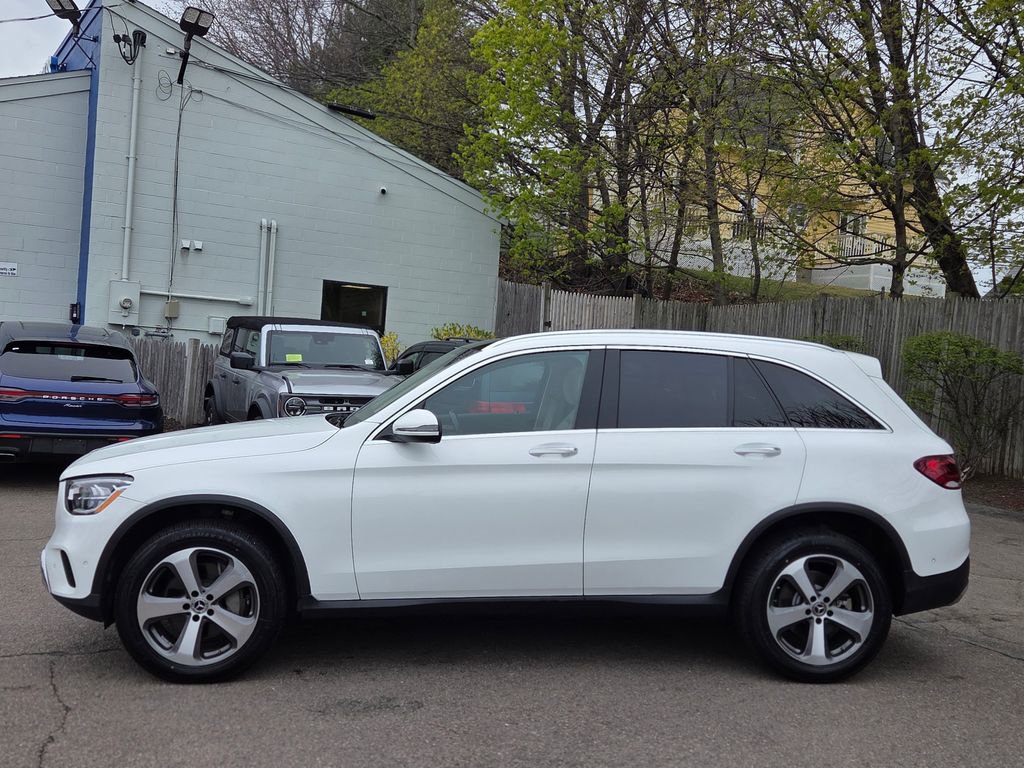 Used 2022 Mercedes-Benz GLC 300 4MATIC w/ Premium Package Lite image 3