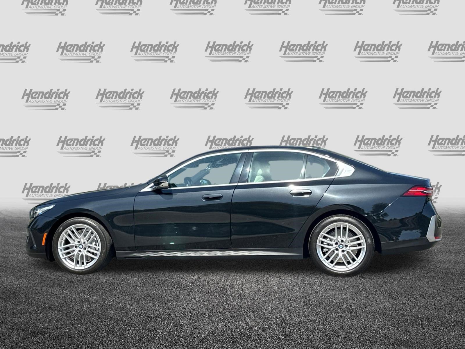 Used 2025 BMW 540i xDrive w/ Premium Package AWD/4WD image 8