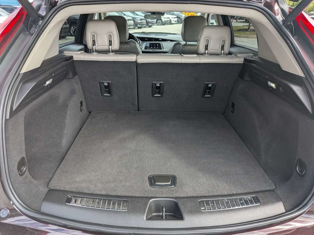 Used 2021 Cadillac XT4 Premium Luxury FWD image 12