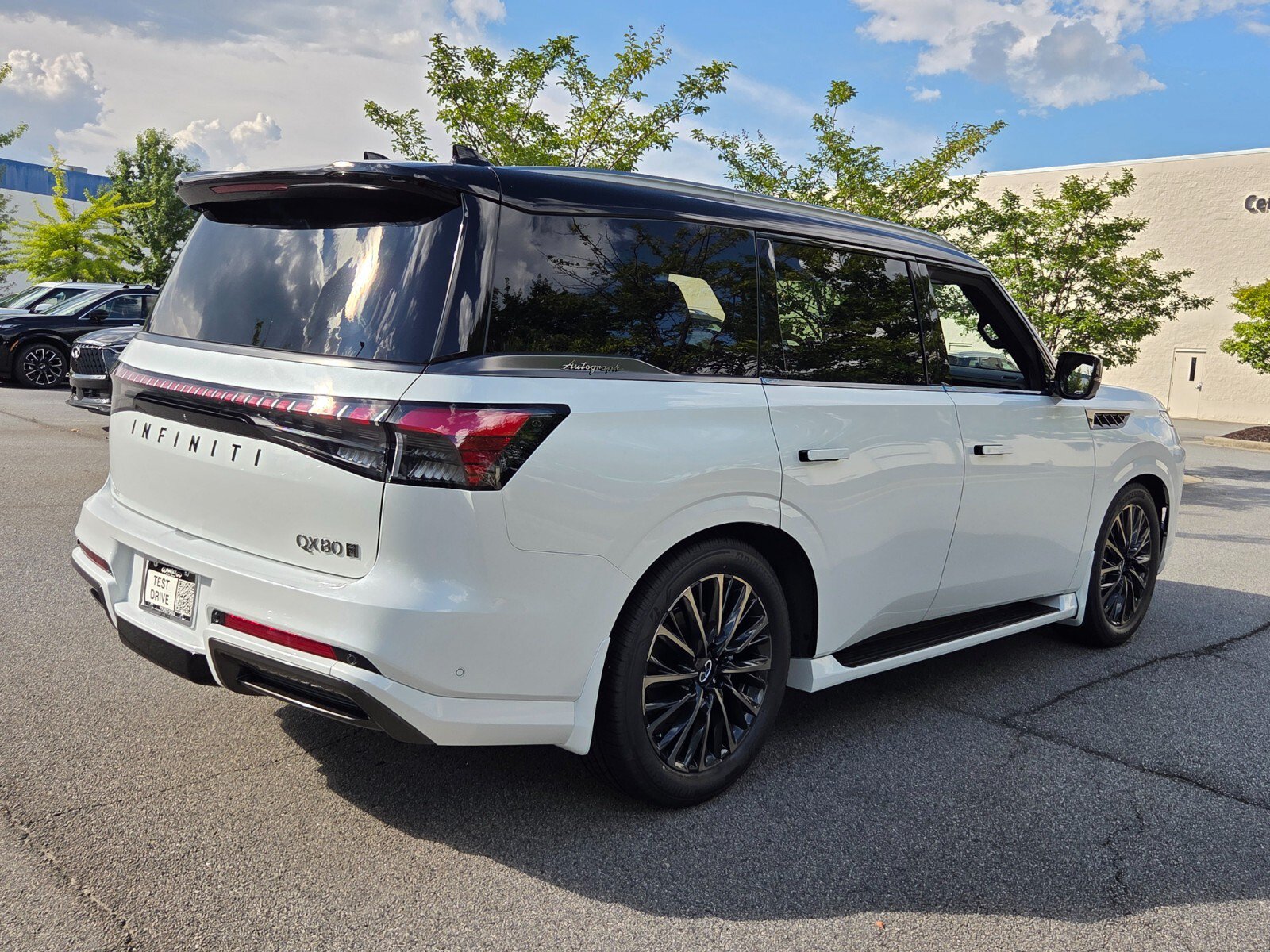 New 2027 INFINITI QX80 Autograph w/ Premium Cargo Package AWD/4WD image 6