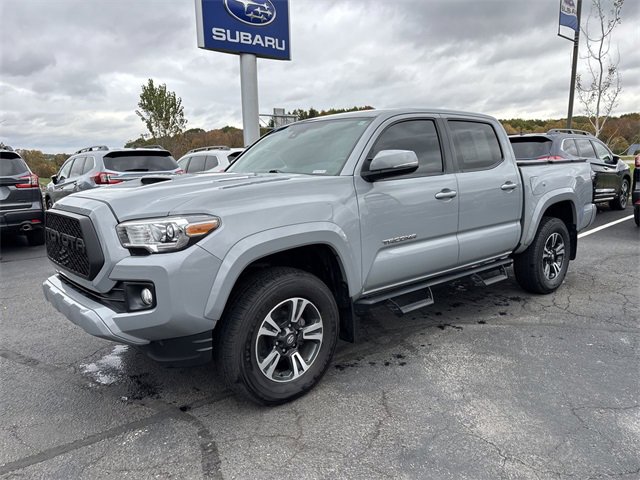 Used 2018 Toyota Tacoma TRD Sport image 6