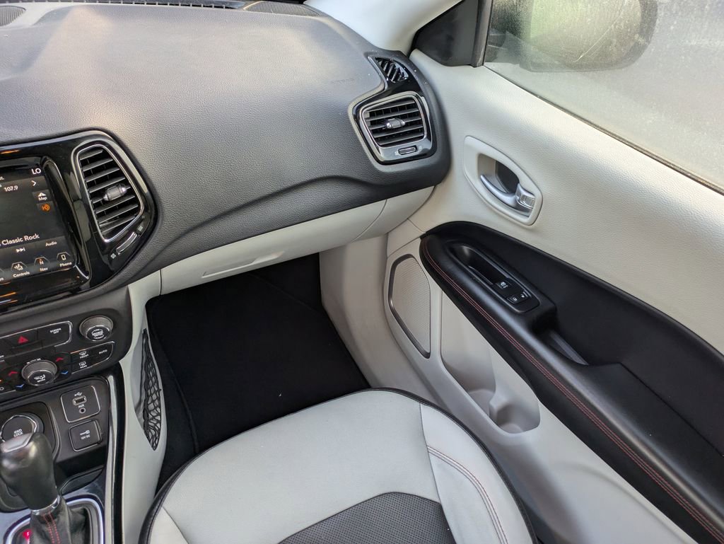 Used 2018 Jeep Compass Limited w/ Navigation Group image 17