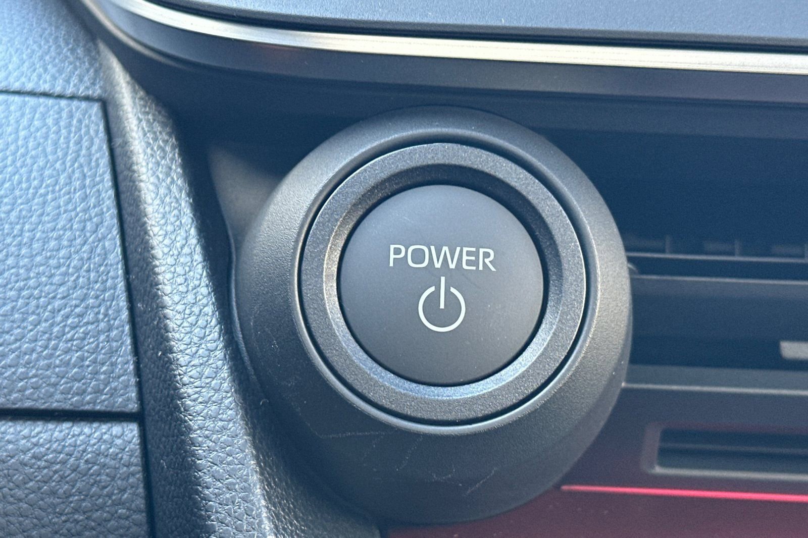 New 2026 Toyota Prius Plug-In Hybrid FWD image 24