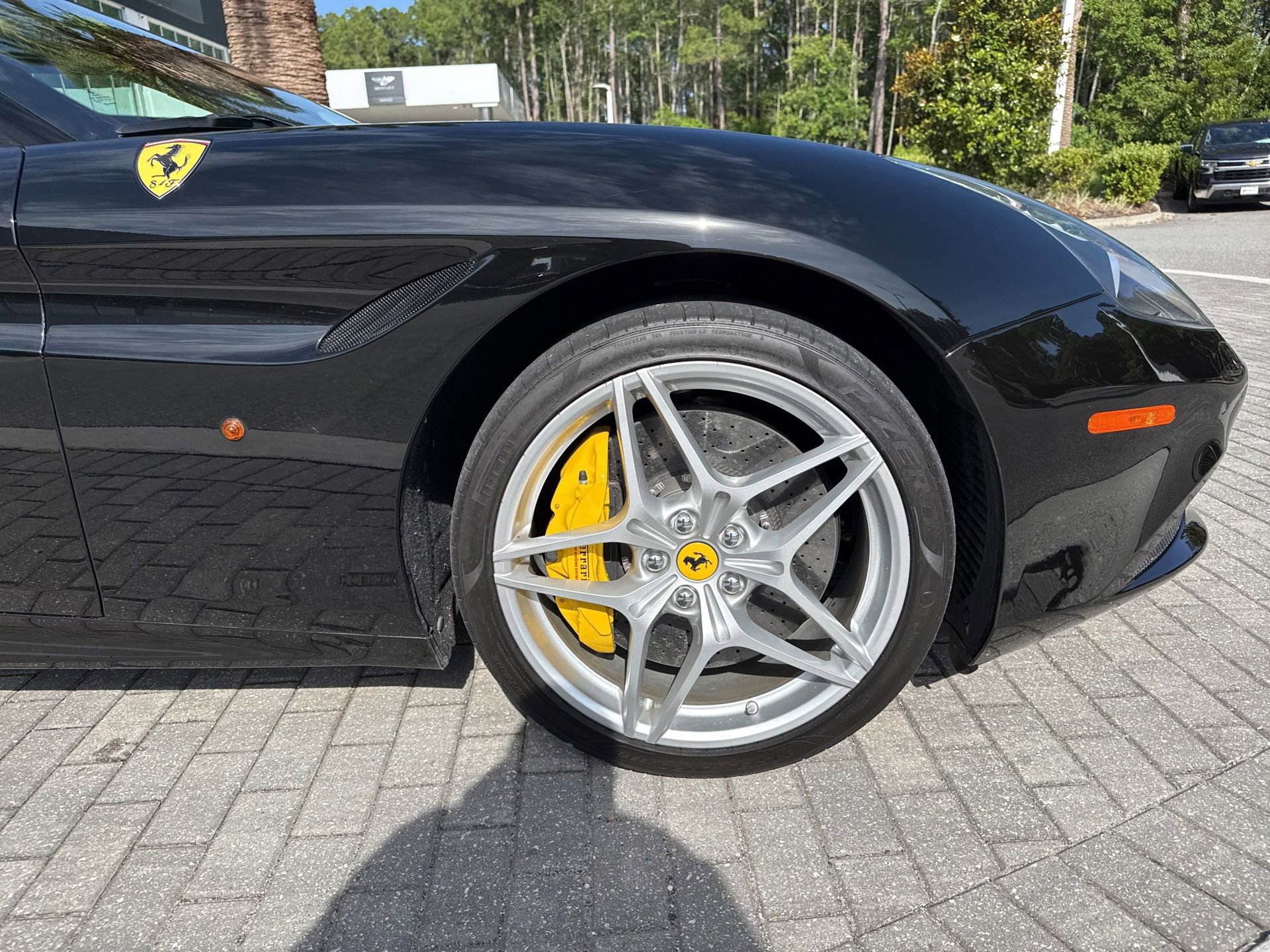 Used 2016 Ferrari California T RWD image 6