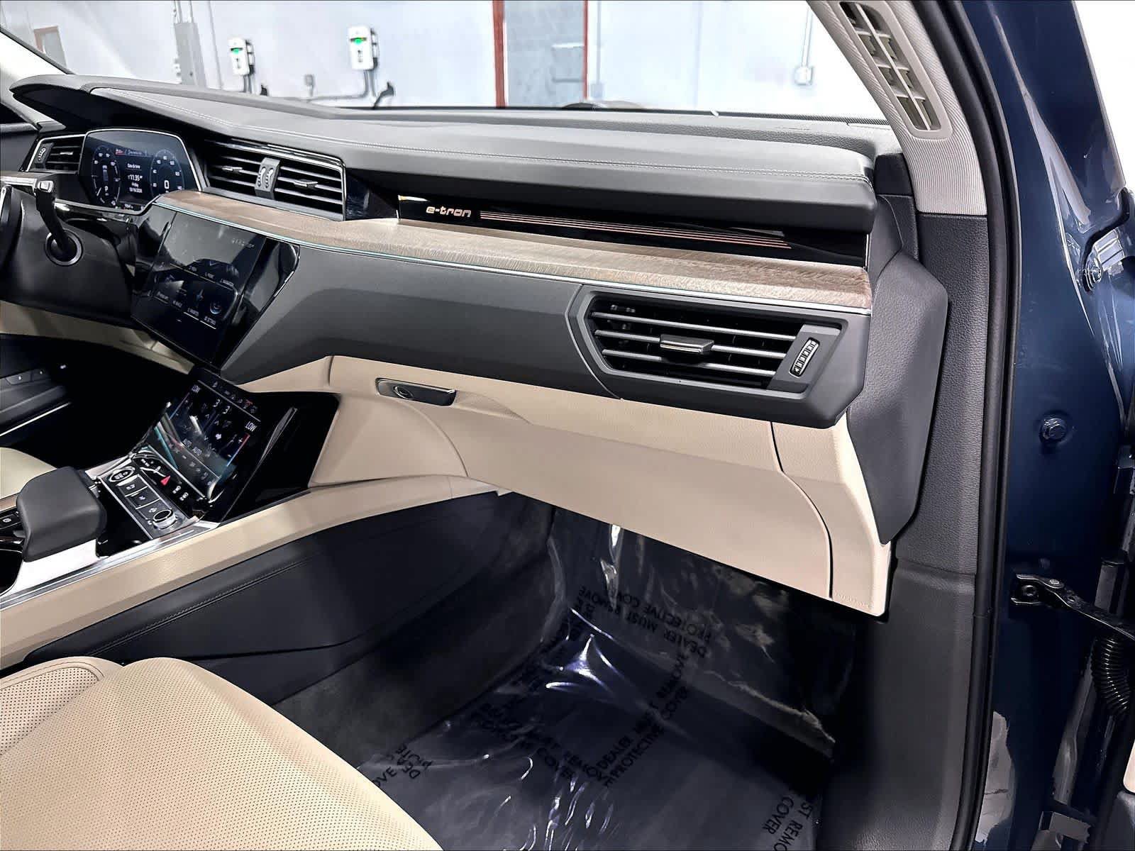Used 2024 Audi Q8 e-tron Premium Plus w/ Prestige Package AWD/4WD image 18