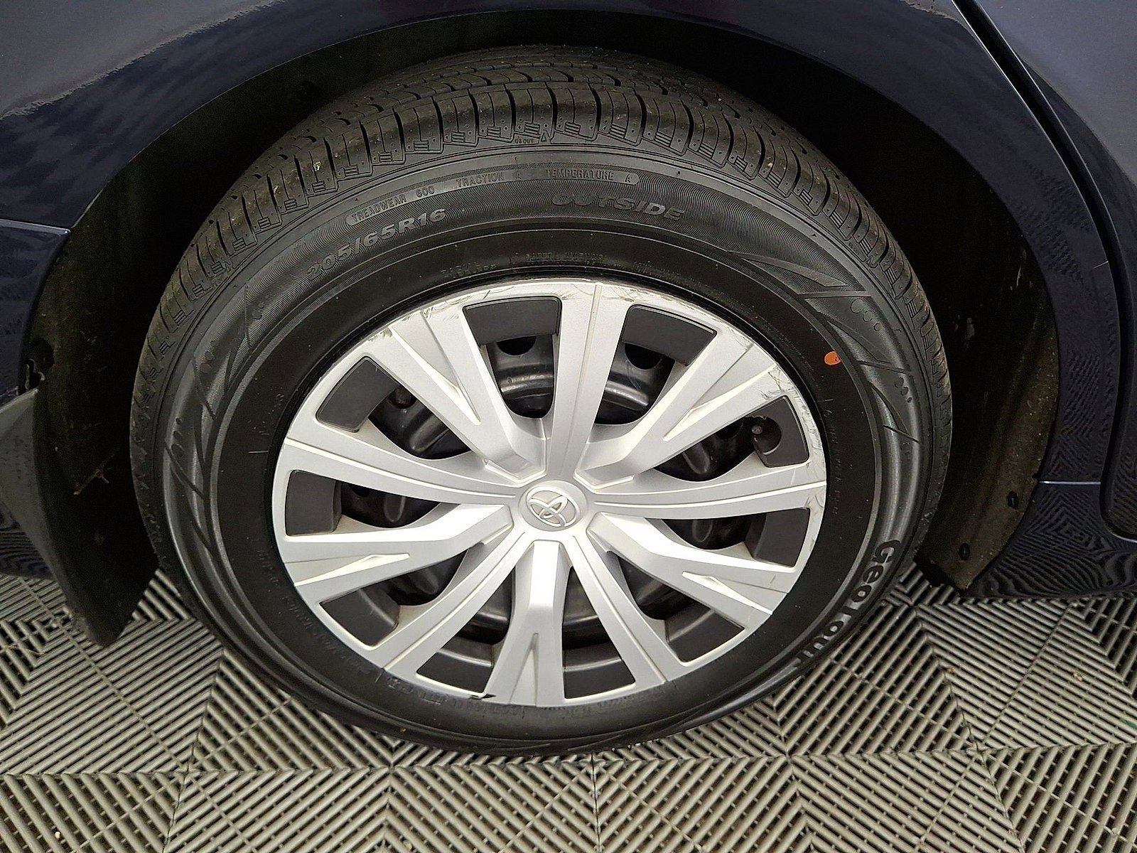 Used 2021 Toyota Camry LE FWD image 26