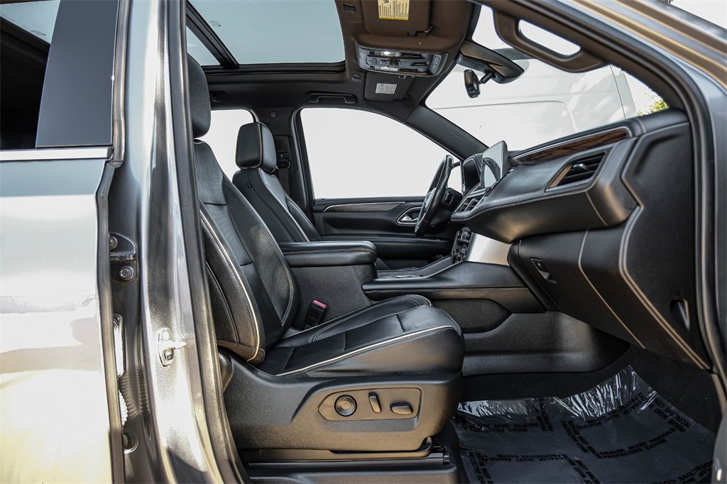 Used 2021 Chevrolet Suburban Premier w/ Premium Package image 38