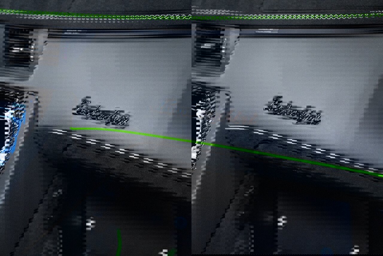 Used 2021 Lamborghini Aventador SVJ image 40