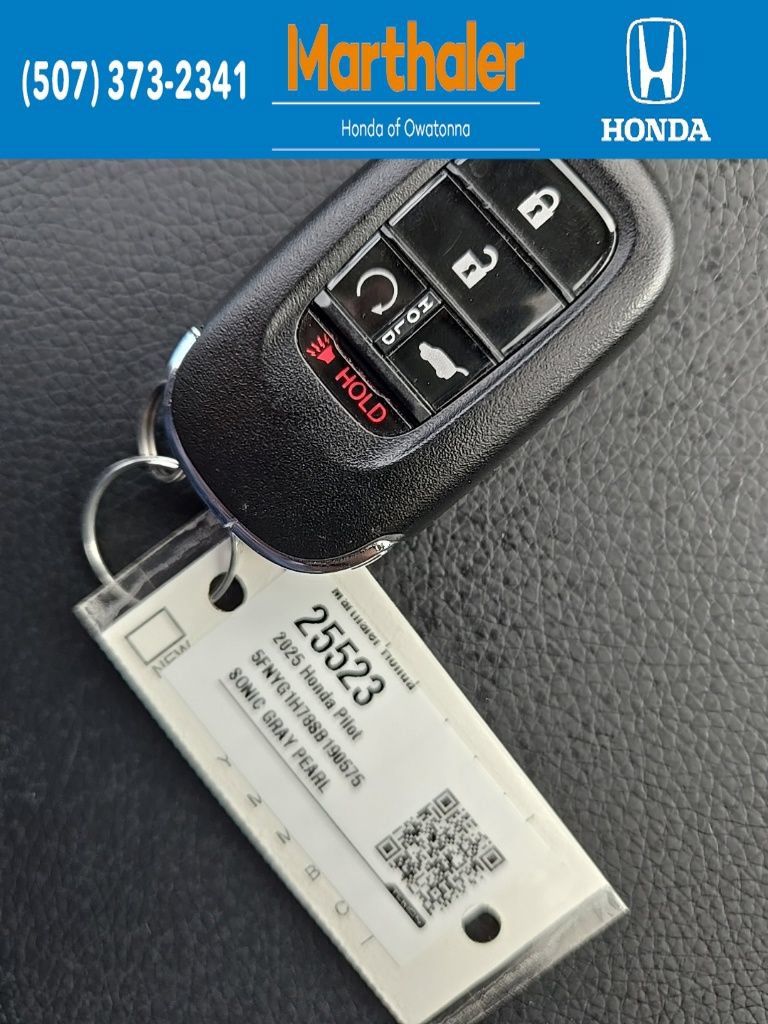 Used 2025 Honda Pilot Touring image 29
