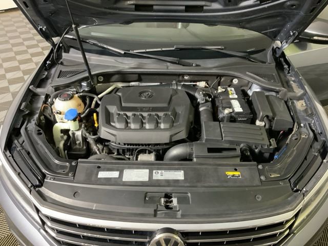 Used 2018 Volkswagen Passat 2.0T SE FWD image 30
