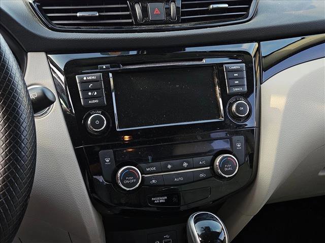 Used 2022 Nissan Rogue Sport SV w/ Technology Package image 8
