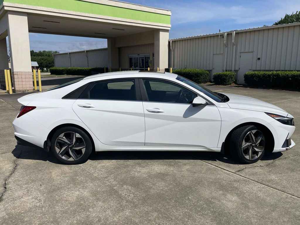 Used 2023 Hyundai Elantra Limited FWD image 2
