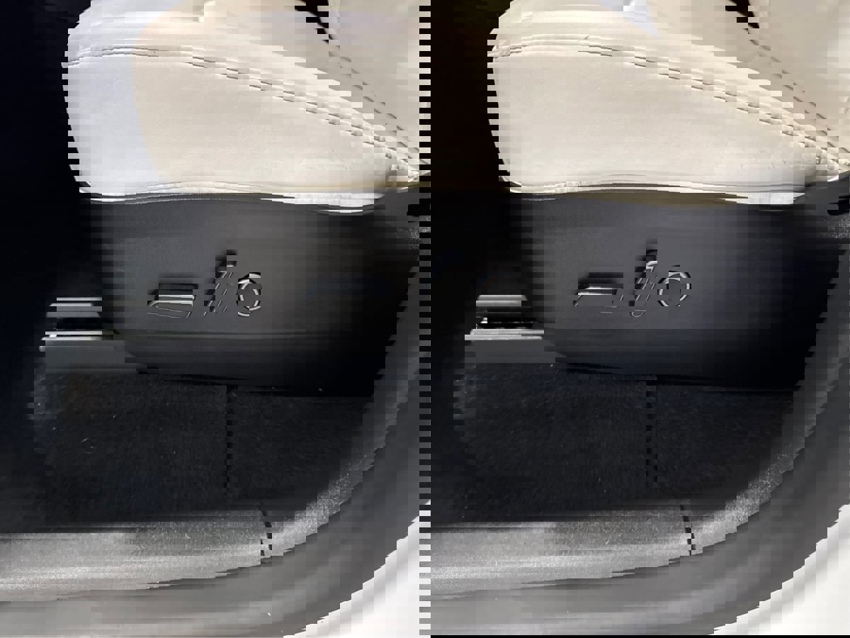 Used 2021 Tesla Model Y Long Range image 23