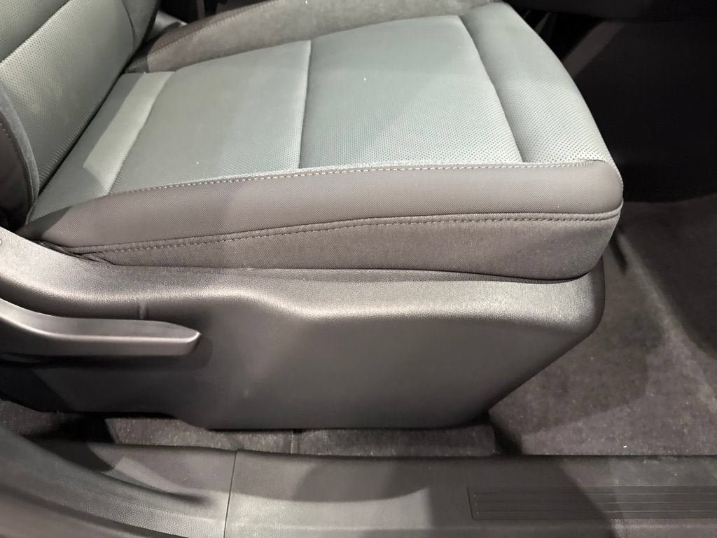 New 2026 GMC Terrain AT4 AWD/4WD image 13