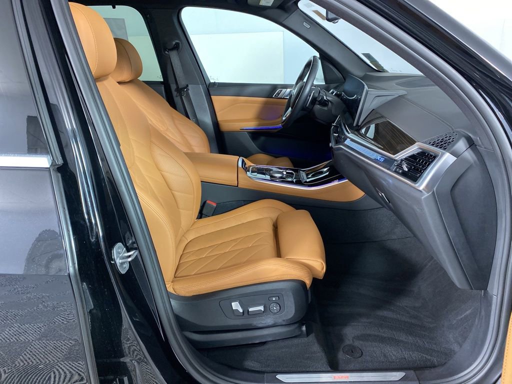 Certified 2024 BMW X5 xDrive40i w/ Parking Assistance Package image 33