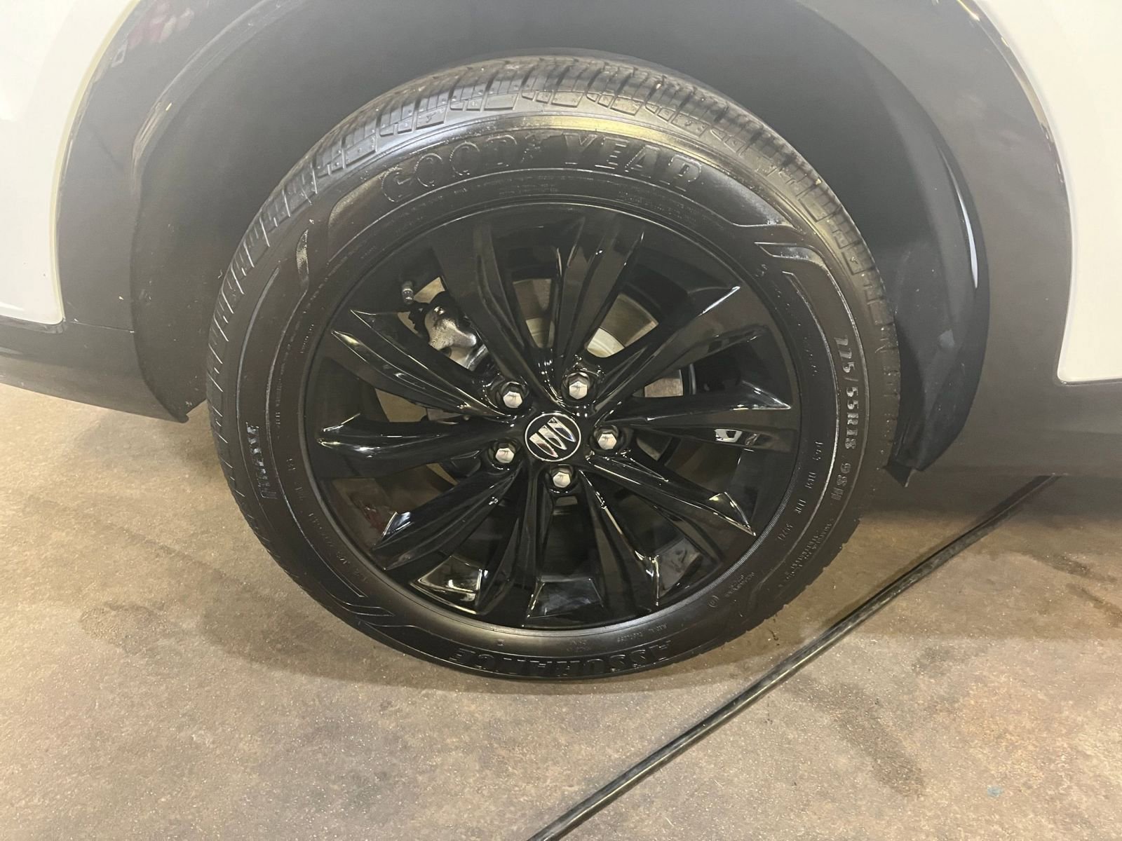 Used 2025 Buick Envista Sport Touring image 29