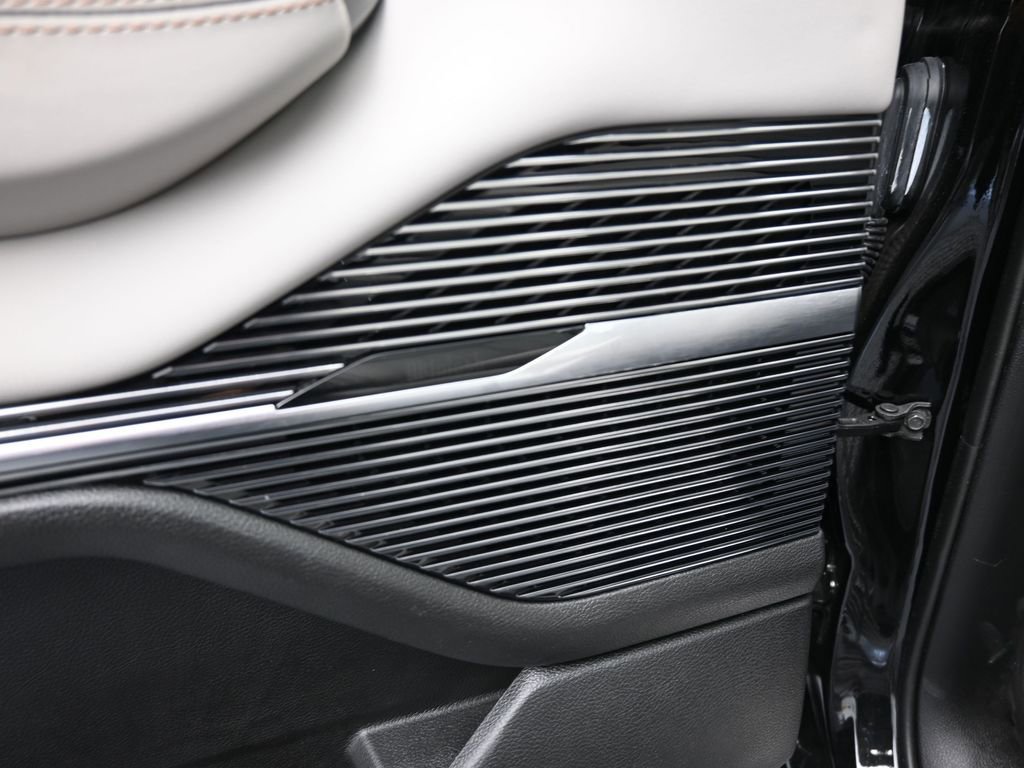 Used 2024 Jeep Grand Wagoneer L 4WD image 15