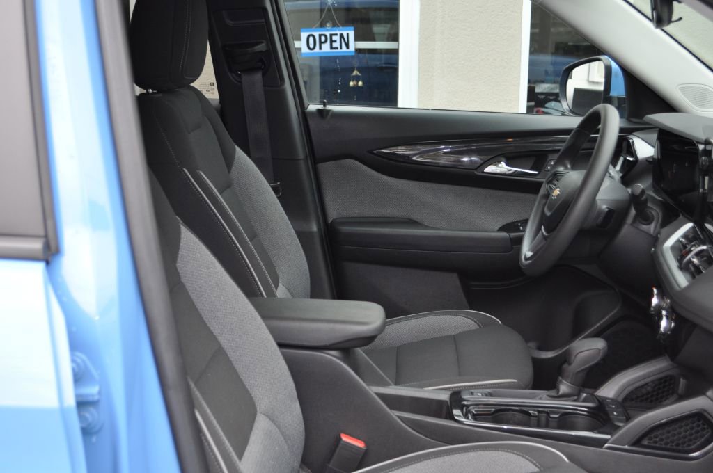 Used 2024 Chevrolet TrailBlazer LT FWD image 20