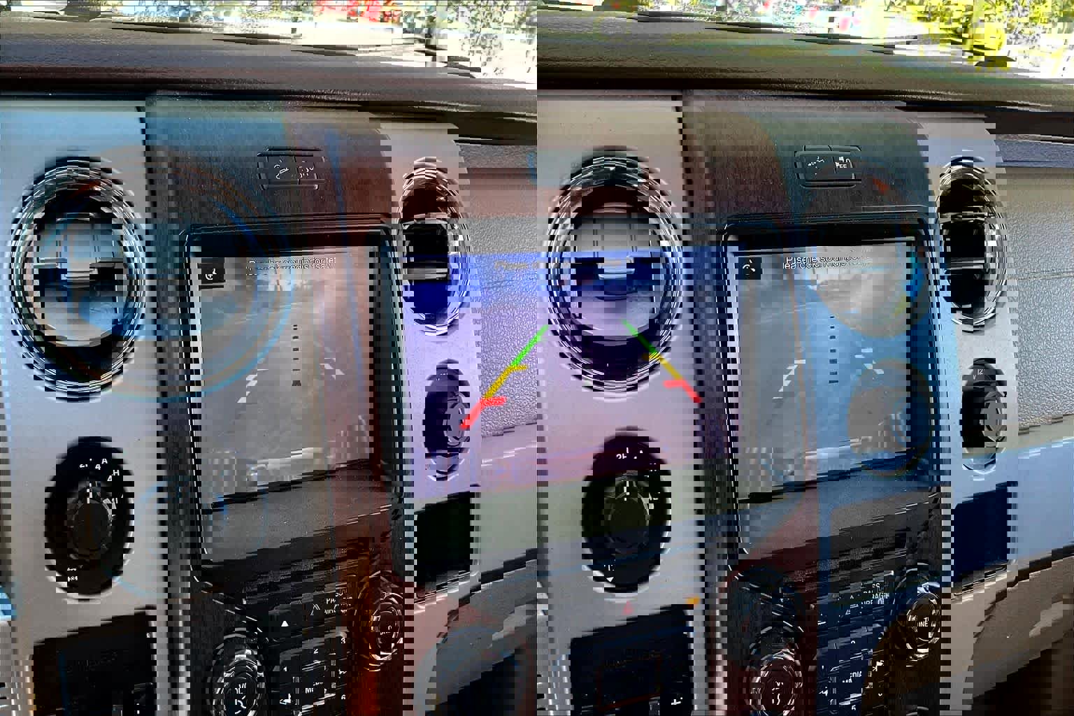 Used 2013 Ford F150 King Ranch w/ King Ranch Luxury Pkg image 27