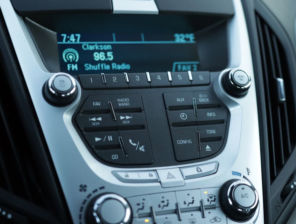 Used 2015 Chevrolet Equinox LS image 13