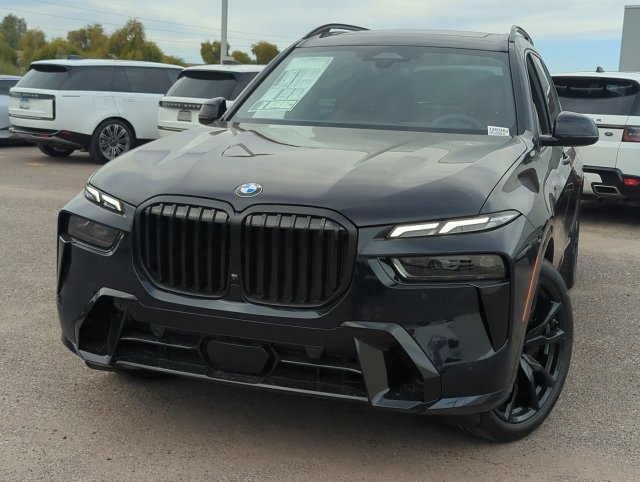 Used 2026 BMW X7 xDrive40i w/ M Sport Package AWD/4WD image 3