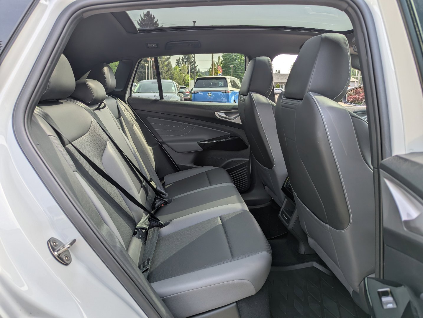 Used 2023 Volkswagen ID.4 S RWD image 31