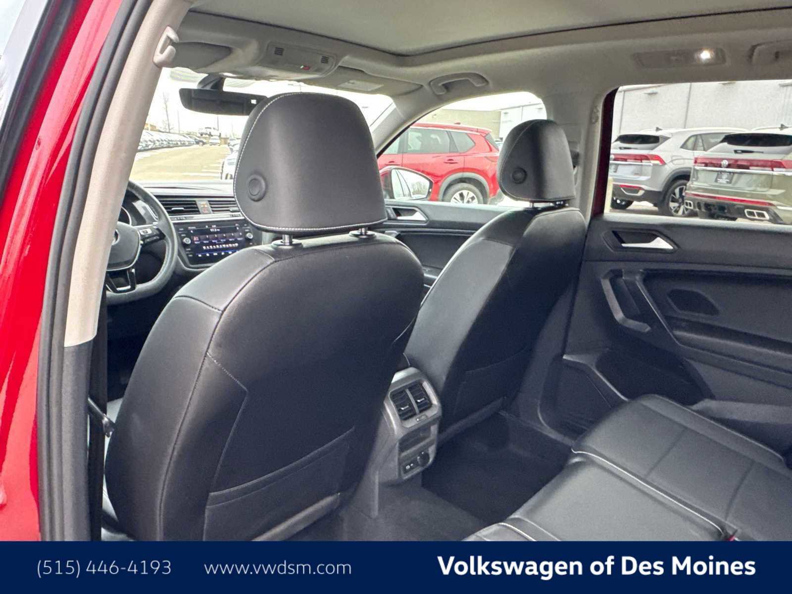 Used 2021 Volkswagen Tiguan SE w/ Panoramic Sunroof Package image 13