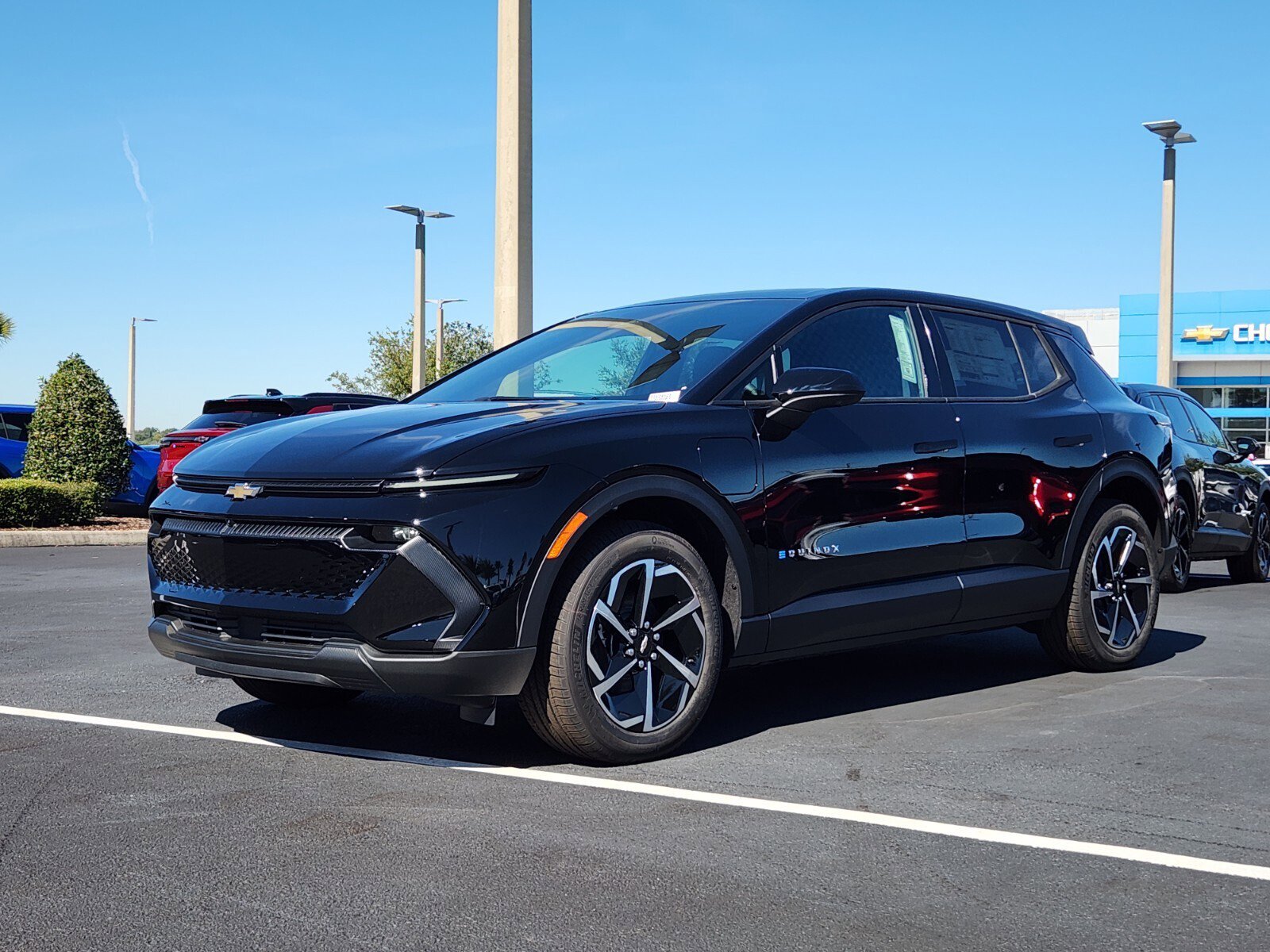 New 2026 Chevrolet Equinox EV LT image 2