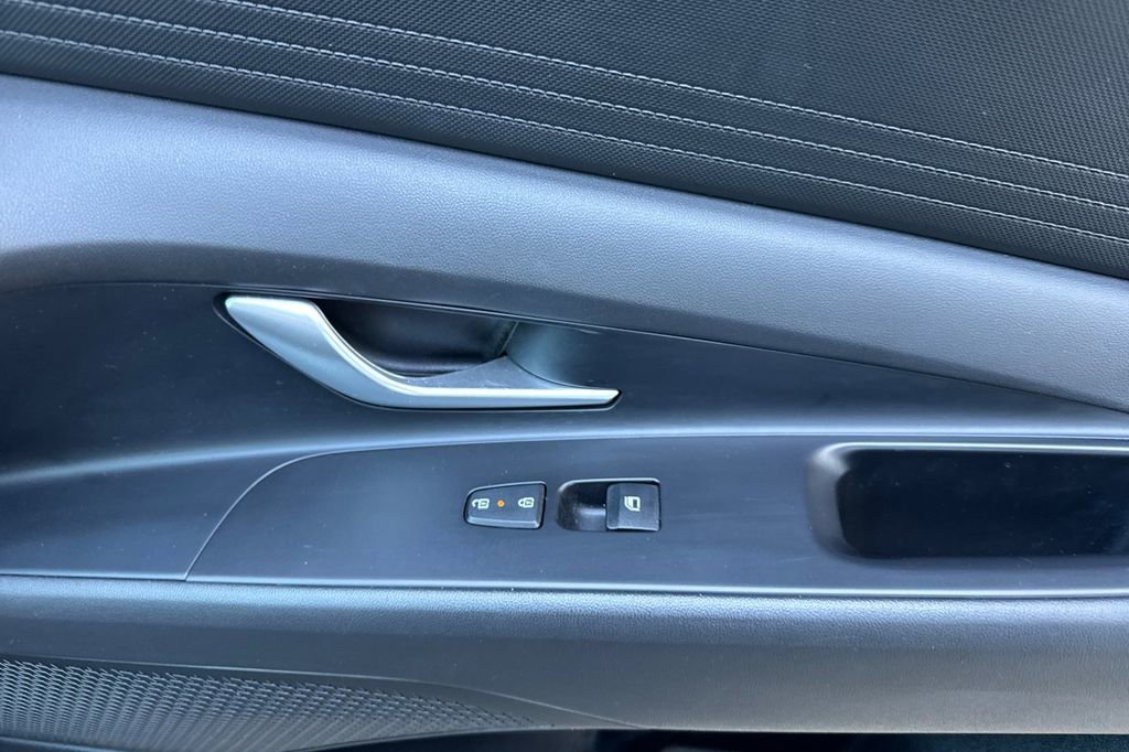 Used 2024 Hyundai Elantra SE image 19