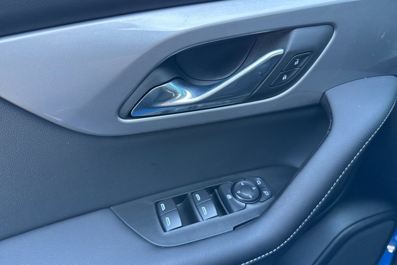 Used 2026 Chevrolet Blazer LT w/ Convenience Package image 12