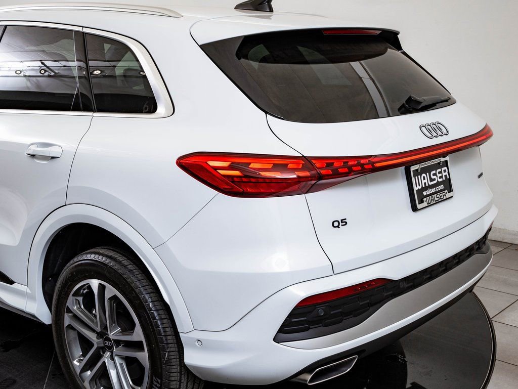 Certified 2025 Audi Q5 Premium w/ 19" Wheel Package image 18