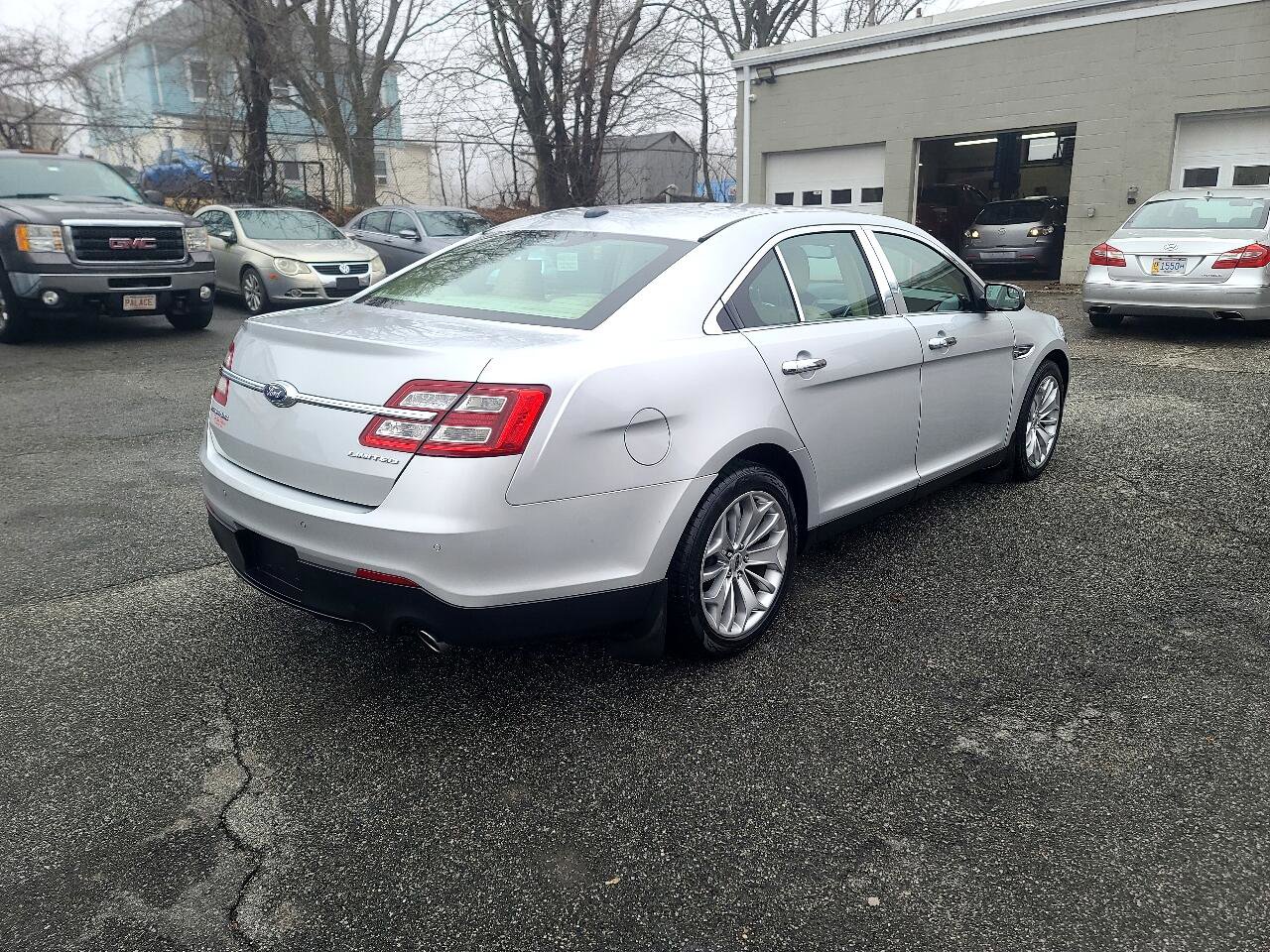 Used 2015 Ford Taurus Limited image 7