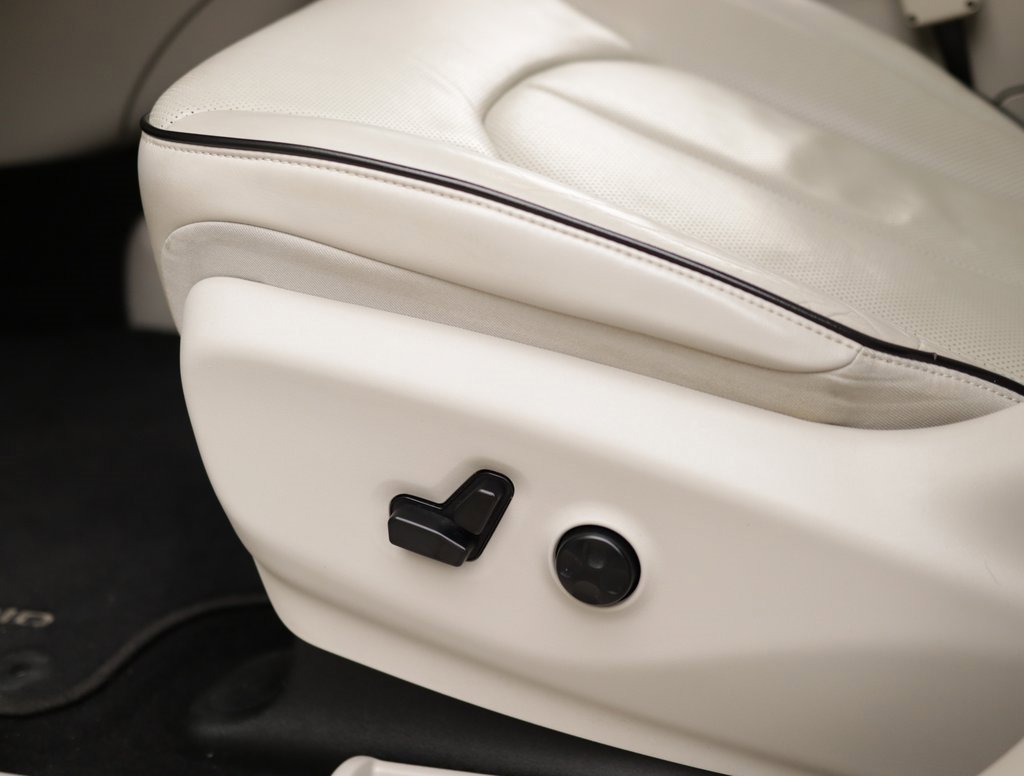 Used 2018 Chrysler Pacifica Limited w/ Advanced Safetytec Group image 24