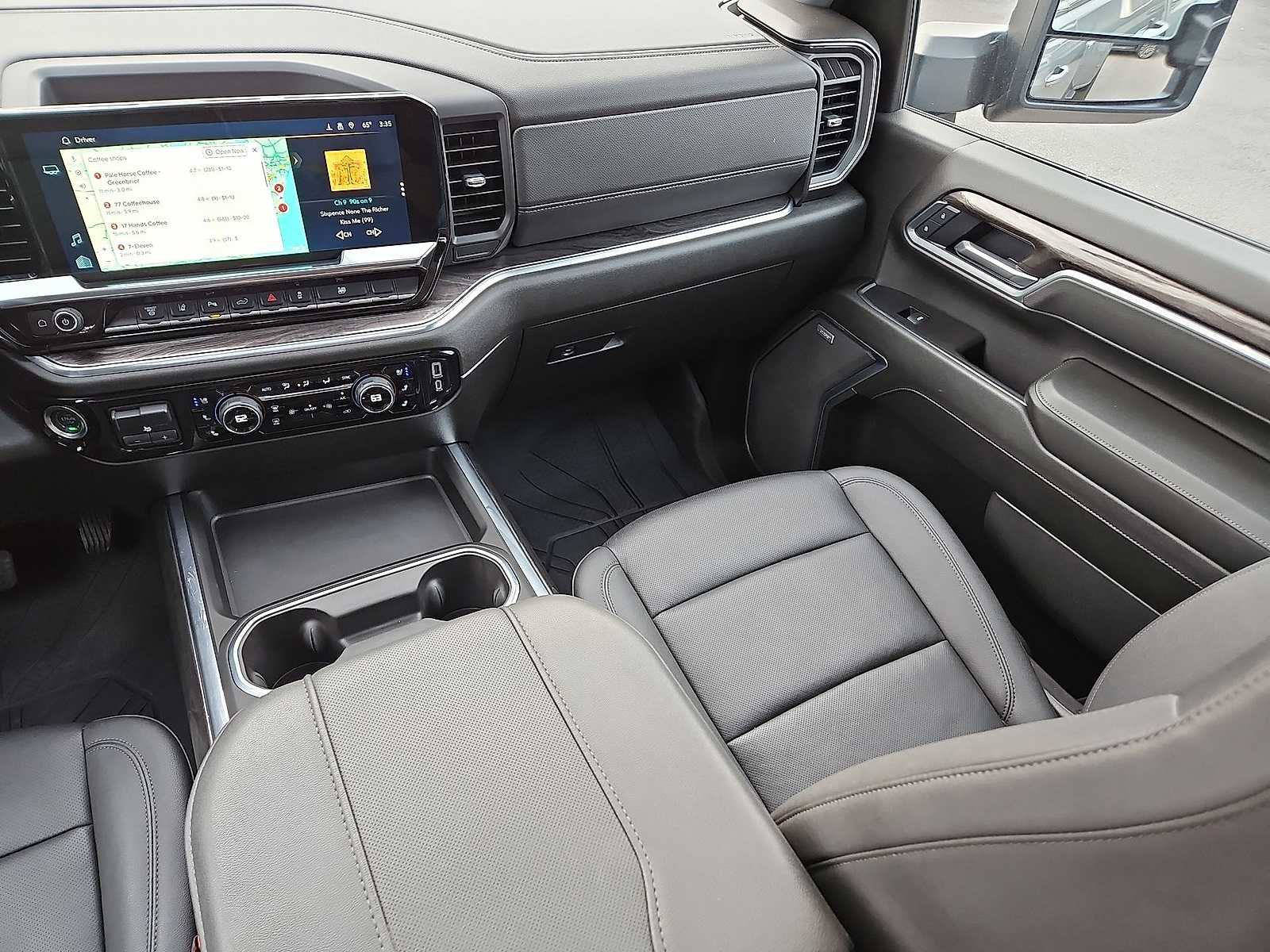 Used 2025 Chevrolet Silverado 3500 LTZ w/ LTZ Plus Package image 12