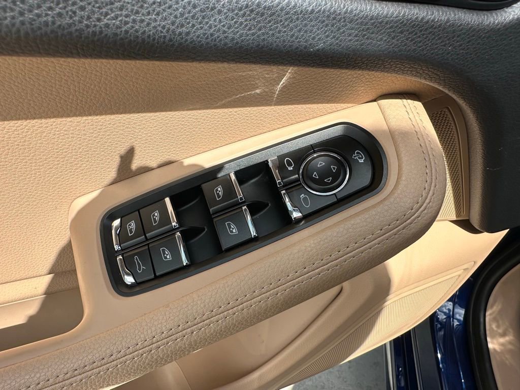 Certified 2024 Porsche Macan image 21