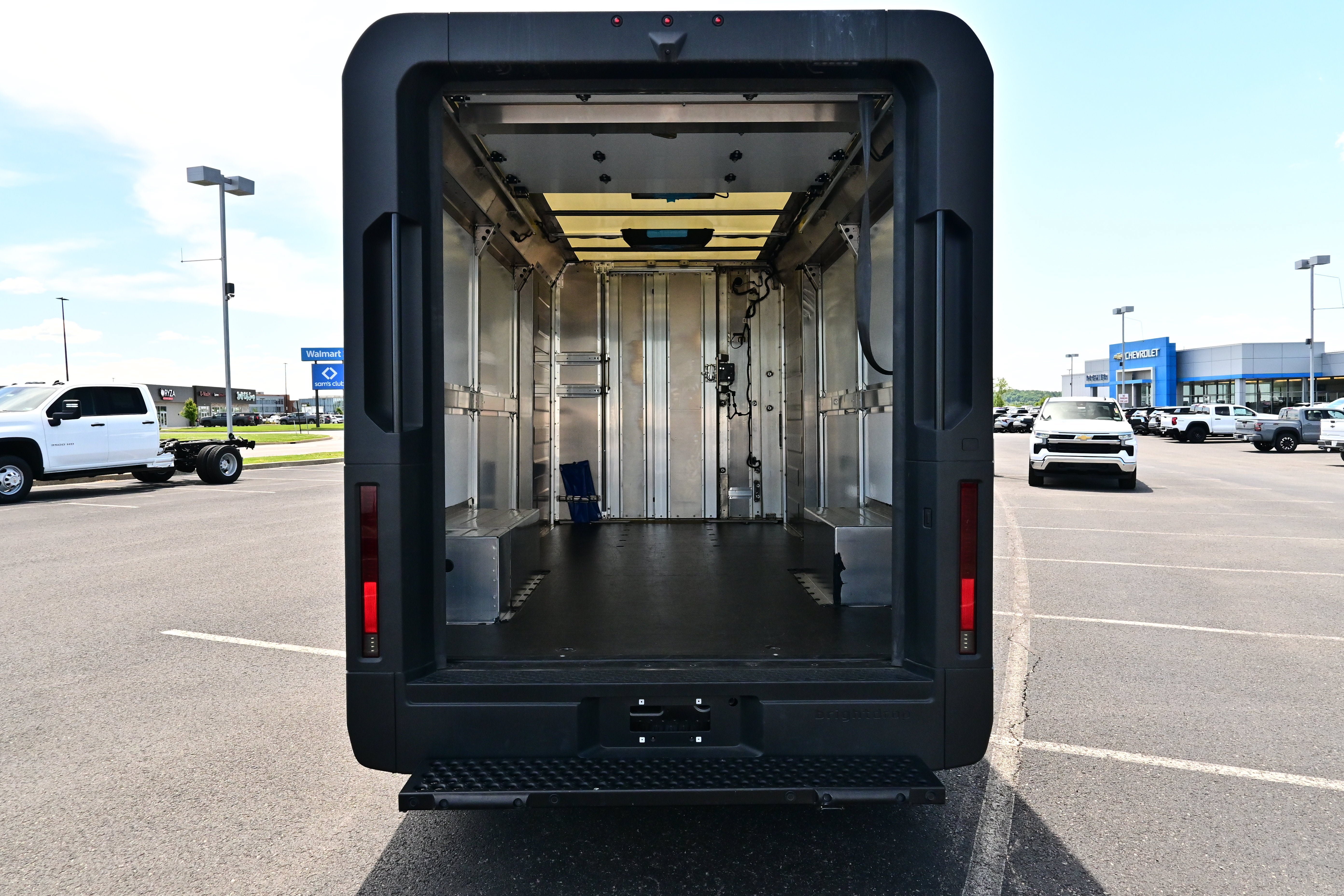 Used 2024 Chevrolet Brightdrop 600 w/ Commercial Equipment Package AWD/4WD image 10