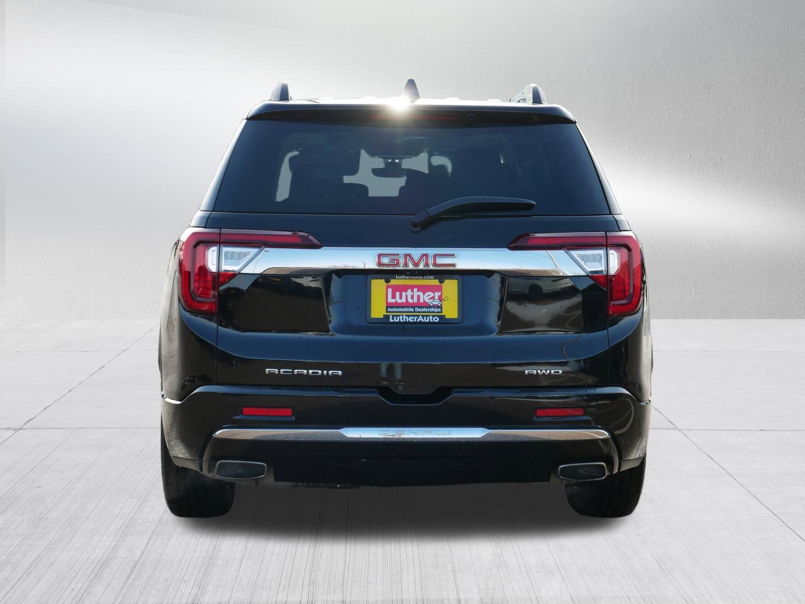 Used 2023 GMC Acadia Denali w/ Black Diamond Edition image 6