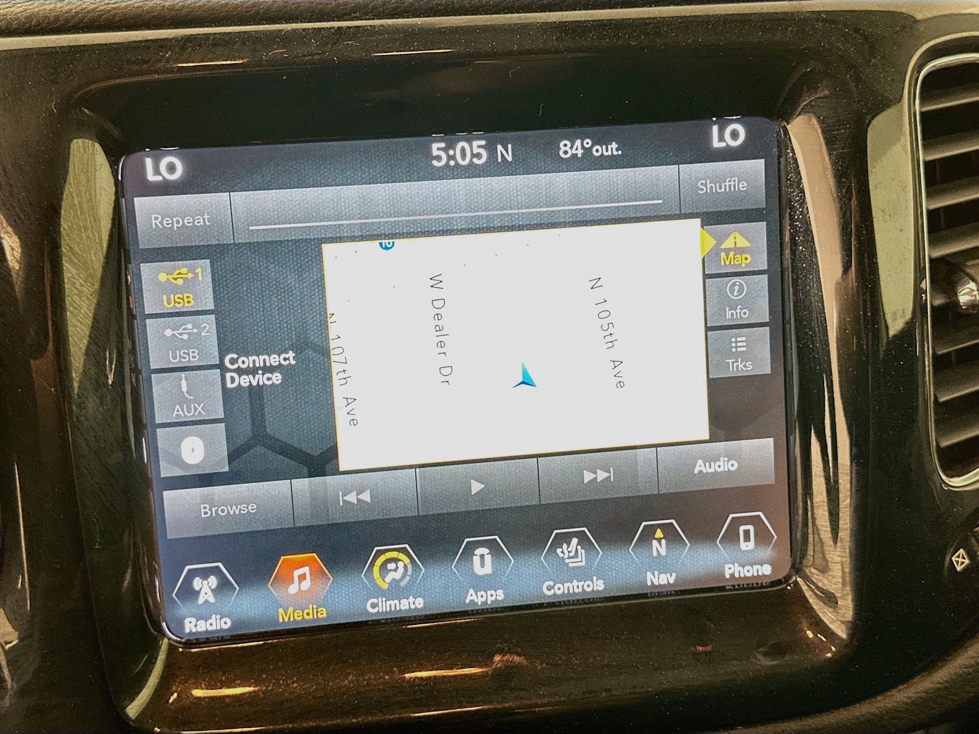 Used 2018 Jeep Compass Limited w/ Navigation Group FWD image 22