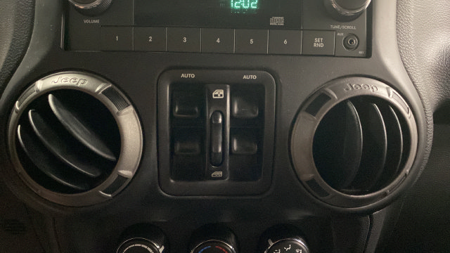 Used 2016 Jeep Wrangler Unlimited Sport w/ Dual Top Group AWD/4WD image 19