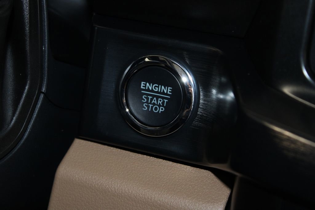 New 2026 Ford F250 Lariat w/ Chrome Package image 46