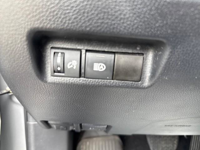 Used 2022 Toyota RAV4 LE image 14