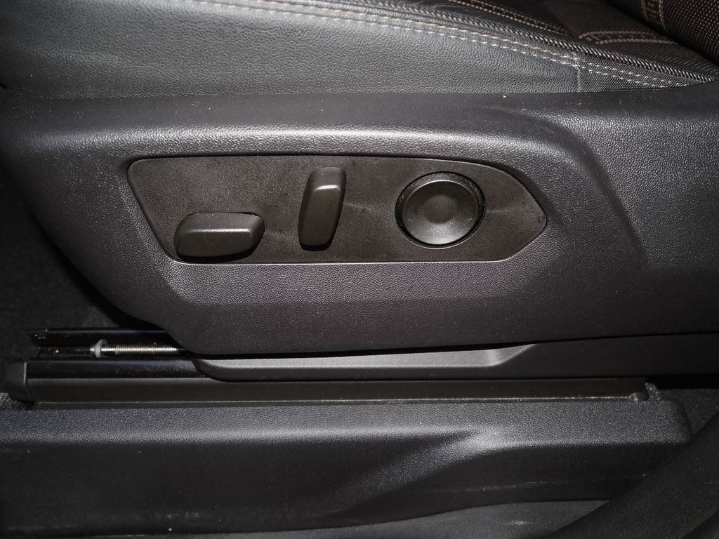 Certified 2023 Chevrolet Silverado 1500 High Country w/ High Country Premium Package image 25