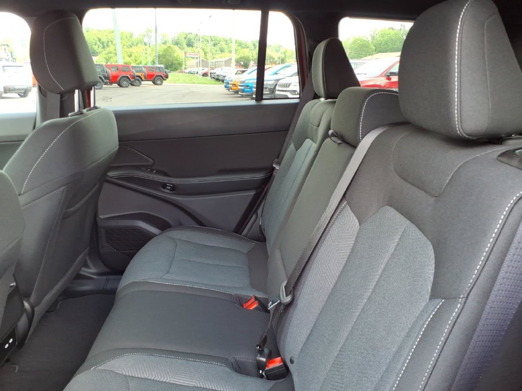 New 2026 Jeep Cherokee Laredo AWD/4WD image 7