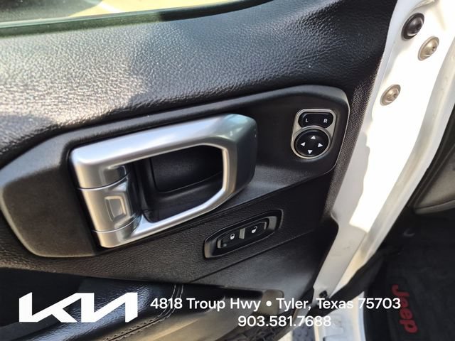 Used 2021 Jeep Wrangler Unlimited Sahara AWD/4WD image 21