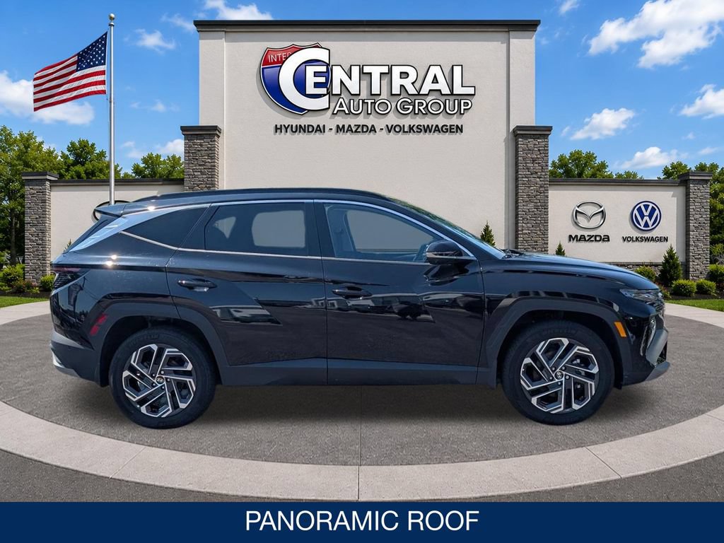Certified 2025 Hyundai Tucson Limited AWD/4WD image 9