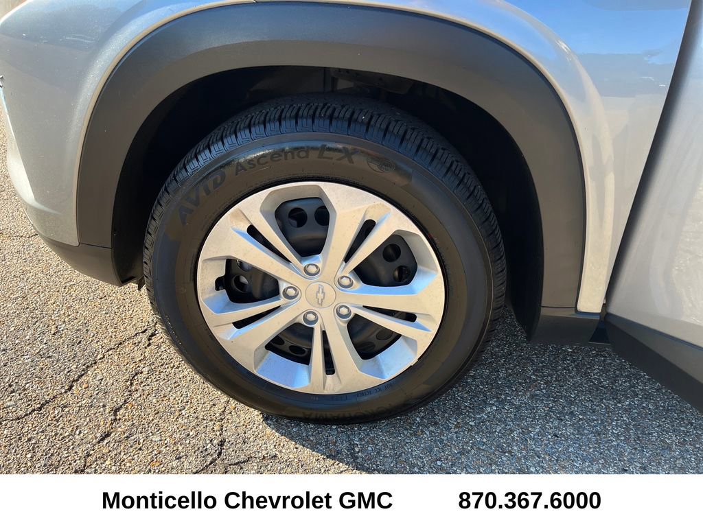 Used 2024 Chevrolet Trax LS FWD image 27