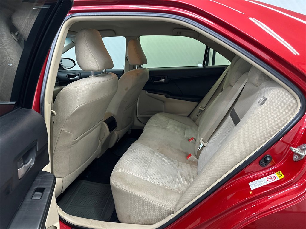 Used 2014 Toyota Camry L image 19