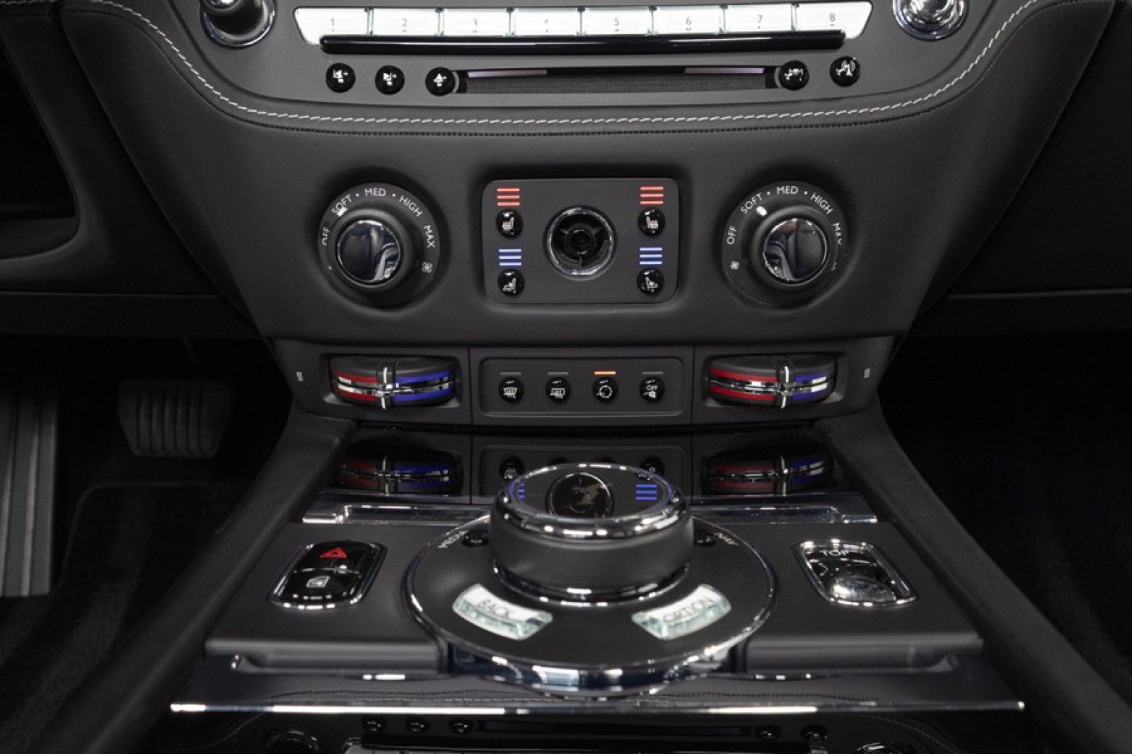 Used 2019 Rolls-Royce Dawn RWD image 36