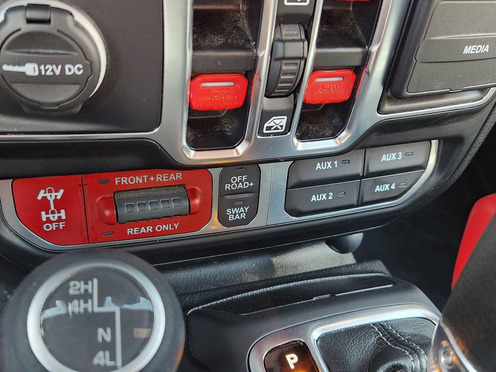 Used 2024 Jeep Gladiator Rubicon w/ Convenience Group AWD/4WD image 30